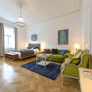 Senator Stephansplatz By Ichbucheat , Wien Österreich